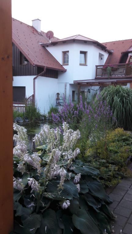 Hotel Garni Huegellandhof Neuhaus am Klausenbach Ngoại thất bức ảnh