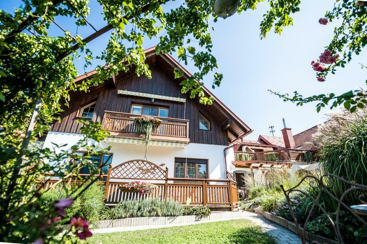 Hotel Garni Huegellandhof Neuhaus am Klausenbach Ngoại thất bức ảnh